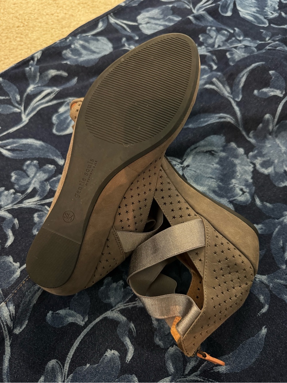 Gentle Souls by Kenneth Cole Women’s Gray Peep-Toe Ankle Ballet Flats - Picture 5 of 7